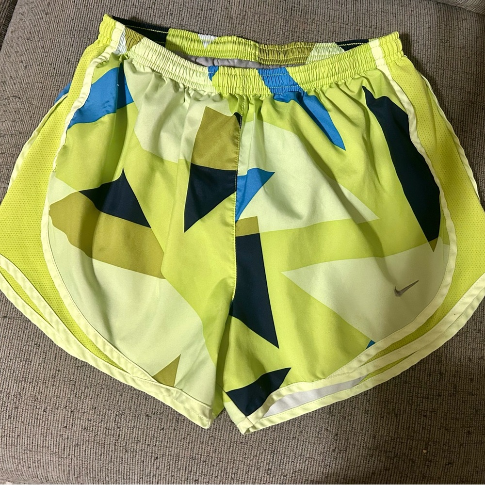 Women’s Nike Tempo Medium
